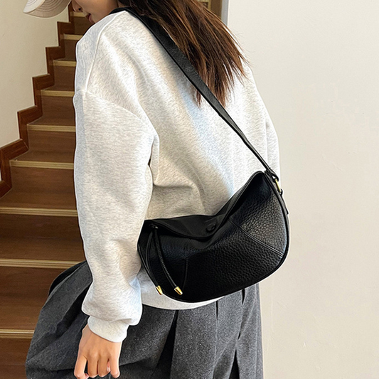 Fashionable minimalist shoulder bag